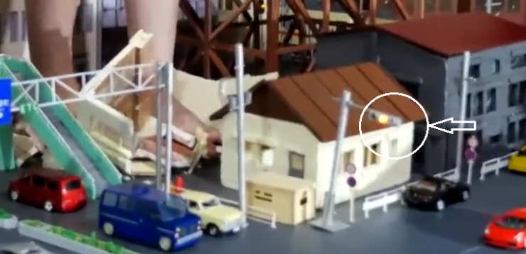 10 - Flashing street light